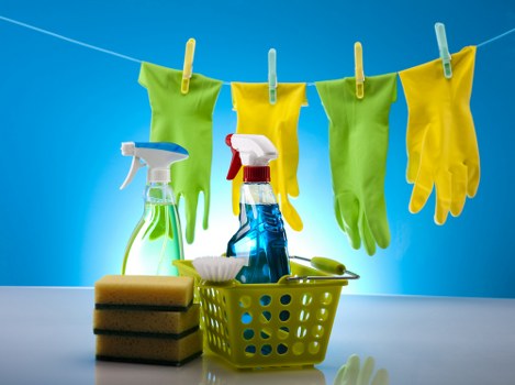 Safe workspace and wet floor management during carpet cleaning